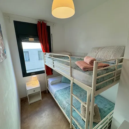 Spacious 4Br Family Apartment With Pool & Parking In Lloret De Mar