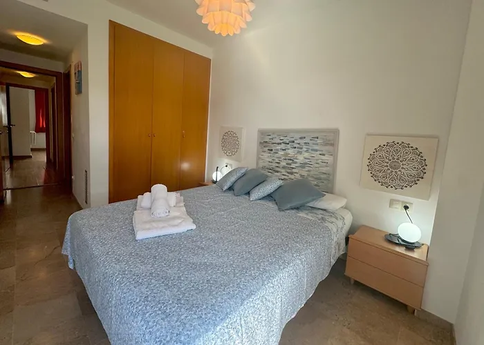 Spacious 4Br Family Apartment With Pool & Parking In Lloret De Mar *