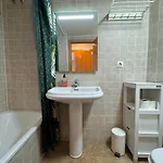 Διαμέρισμα Spacious 4br Family With Pool & Parking In
