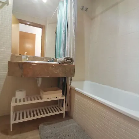 Appartement Spacious 4br Family With Pool & Parking In