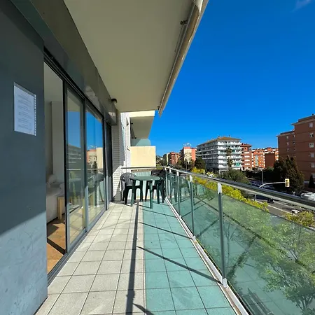 Spacious 4Br Family Apartment With Pool & Parking In Lloret De Mar Lägenhet