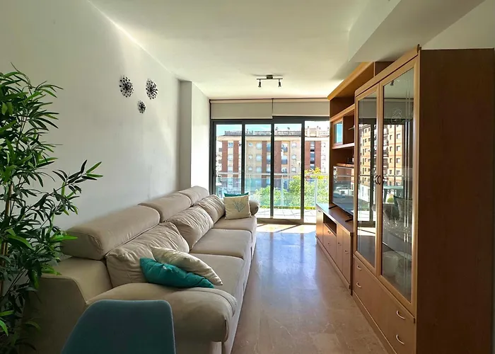 Spacious 4Br Family Apartment With Pool & Parking In Lloret De Mar *