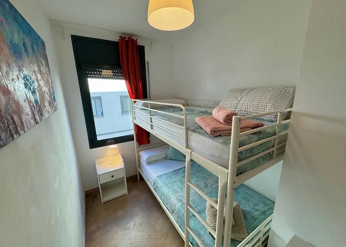 Spacious 4Br Family Apartment With Pool & Parking In Lloret De Mar