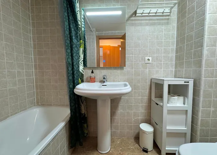 Lägenhet Spacious 4Br Family Apartment With Pool & Parking In Lloret De Mar