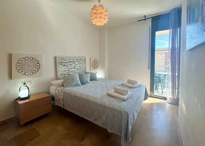 Spacious 4Br Family Apartment With Pool & Parking In Lloret De Mar Daire *