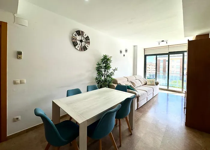 Spacious 4Br Family Apartment With Pool & Parking In Lloret De Mar Daire Lloret de Mar