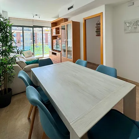 Spacious 4Br Family Apartment With Pool & Parking In Lloret De Mar * Lloret de Mar