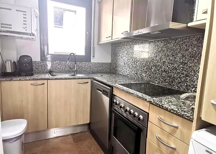 Apartman Spacious 4Br Family Apartment With Pool & Parking In Lloret De Mar Lloret de Mar