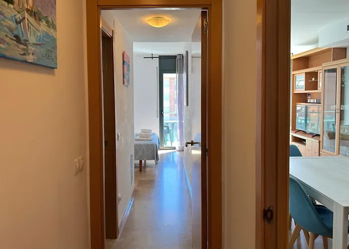 Spacious 4Br Family Apartment With Pool & Parking In Lloret De Mar Apartman Lloret de Mar