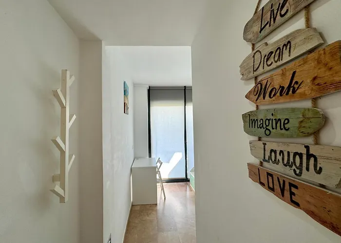 Apartman Spacious 4Br Family Apartment With Pool & Parking In Lloret De Mar Lloret de Mar