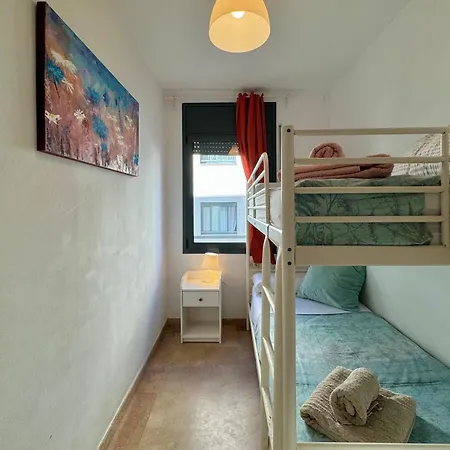Spacious 4br Family With Pool & Parking In リョレート・デ・マル